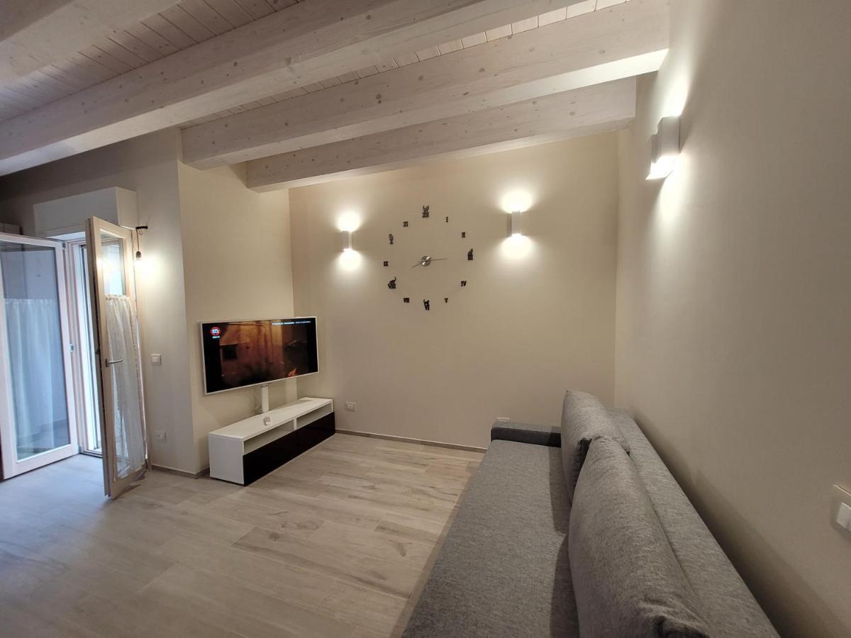 Garda View - Nuovo Appartamento Con Solarium Vista Lago ภายนอก รูปภาพ