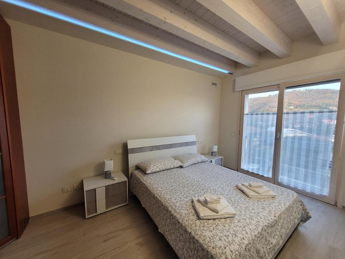 Garda View - Nuovo Appartamento Con Solarium Vista Lago ภายนอก รูปภาพ