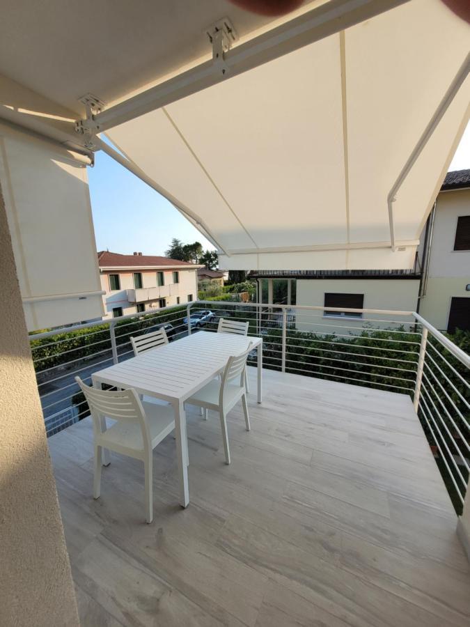 Garda View - Nuovo Appartamento Con Solarium Vista Lago ภายนอก รูปภาพ