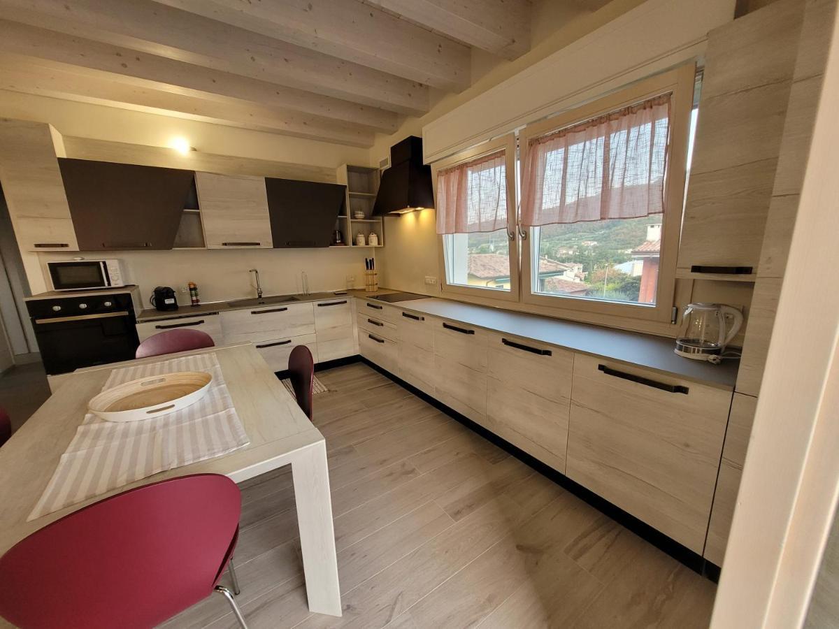 Garda View - Nuovo Appartamento Con Solarium Vista Lago ภายนอก รูปภาพ