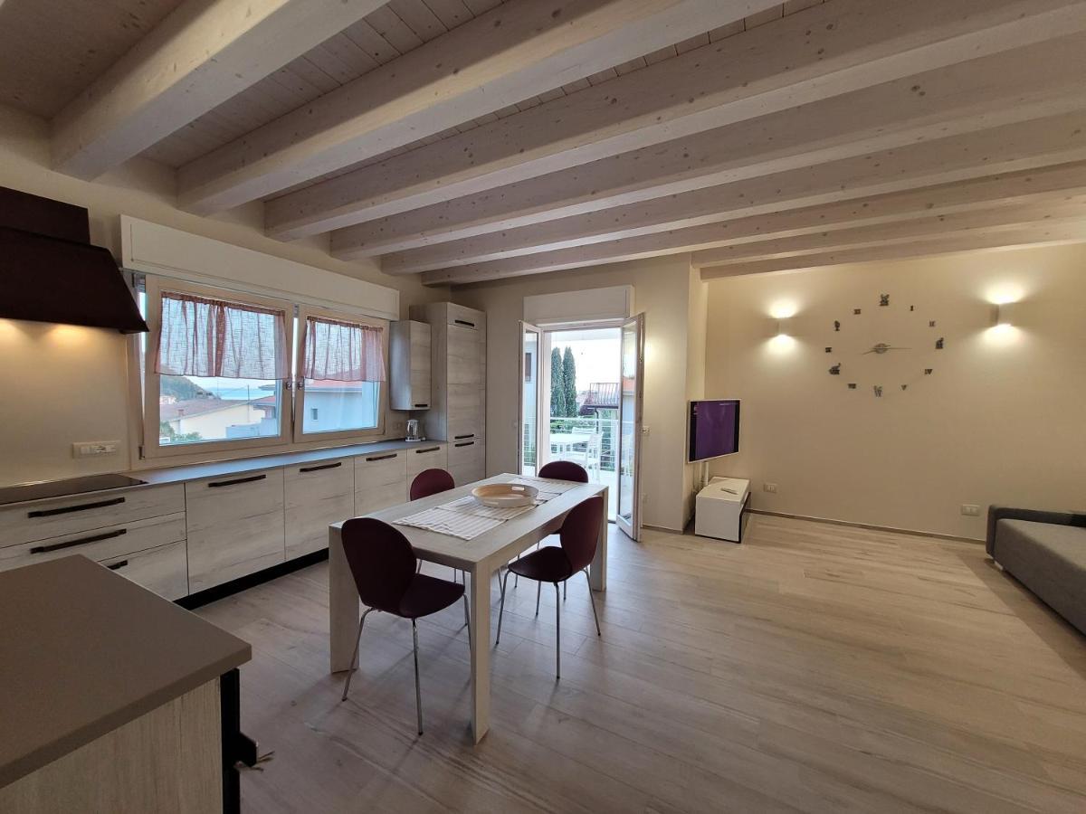 Garda View - Nuovo Appartamento Con Solarium Vista Lago ภายนอก รูปภาพ