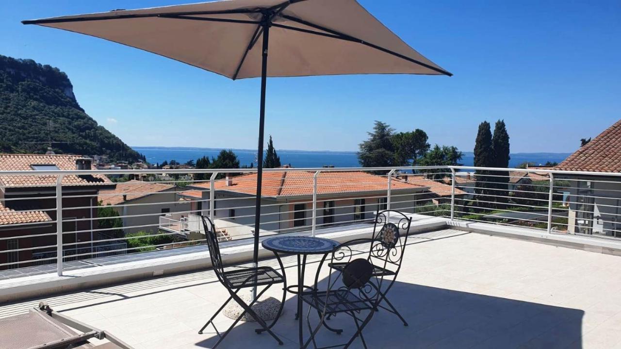 Garda View - Nuovo Appartamento Con Solarium Vista Lago ภายนอก รูปภาพ