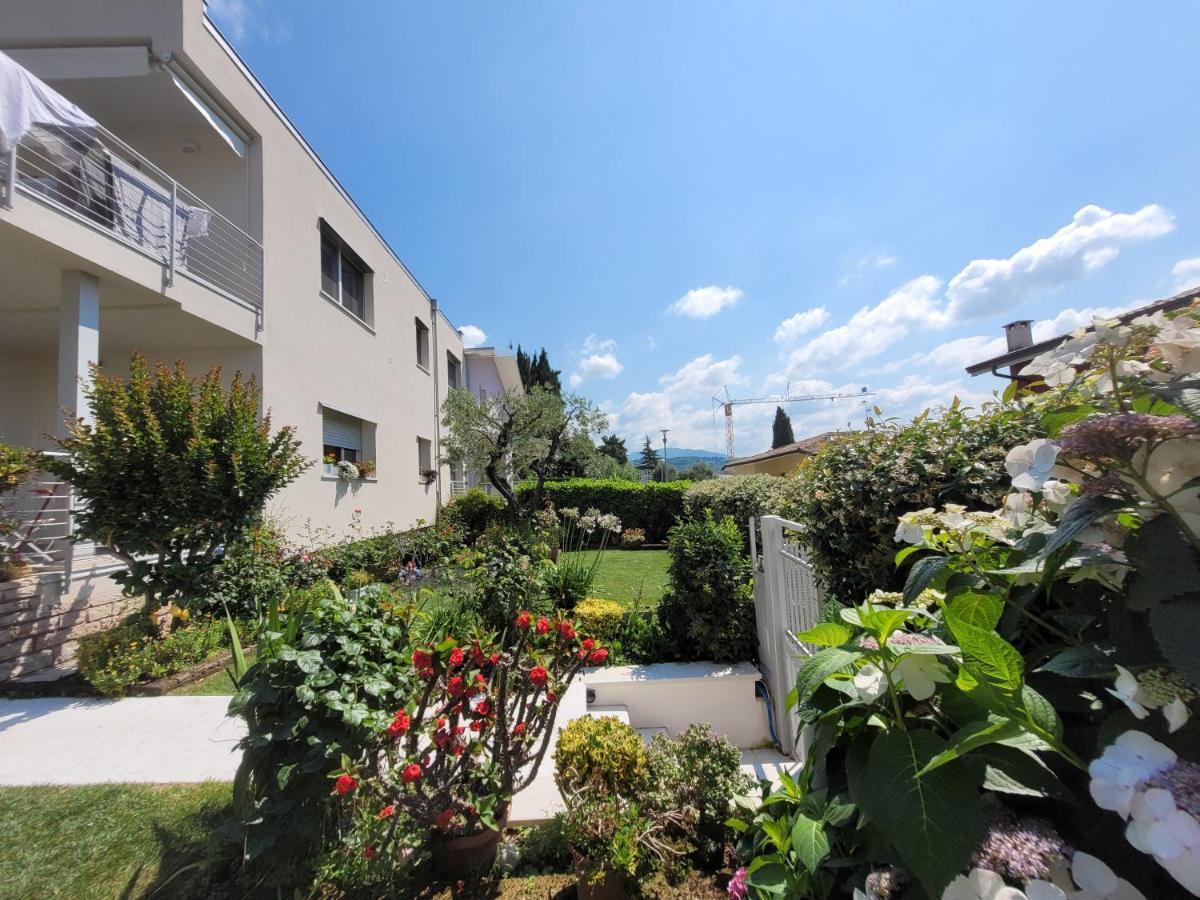 Garda View - Nuovo Appartamento Con Solarium Vista Lago ภายนอก รูปภาพ