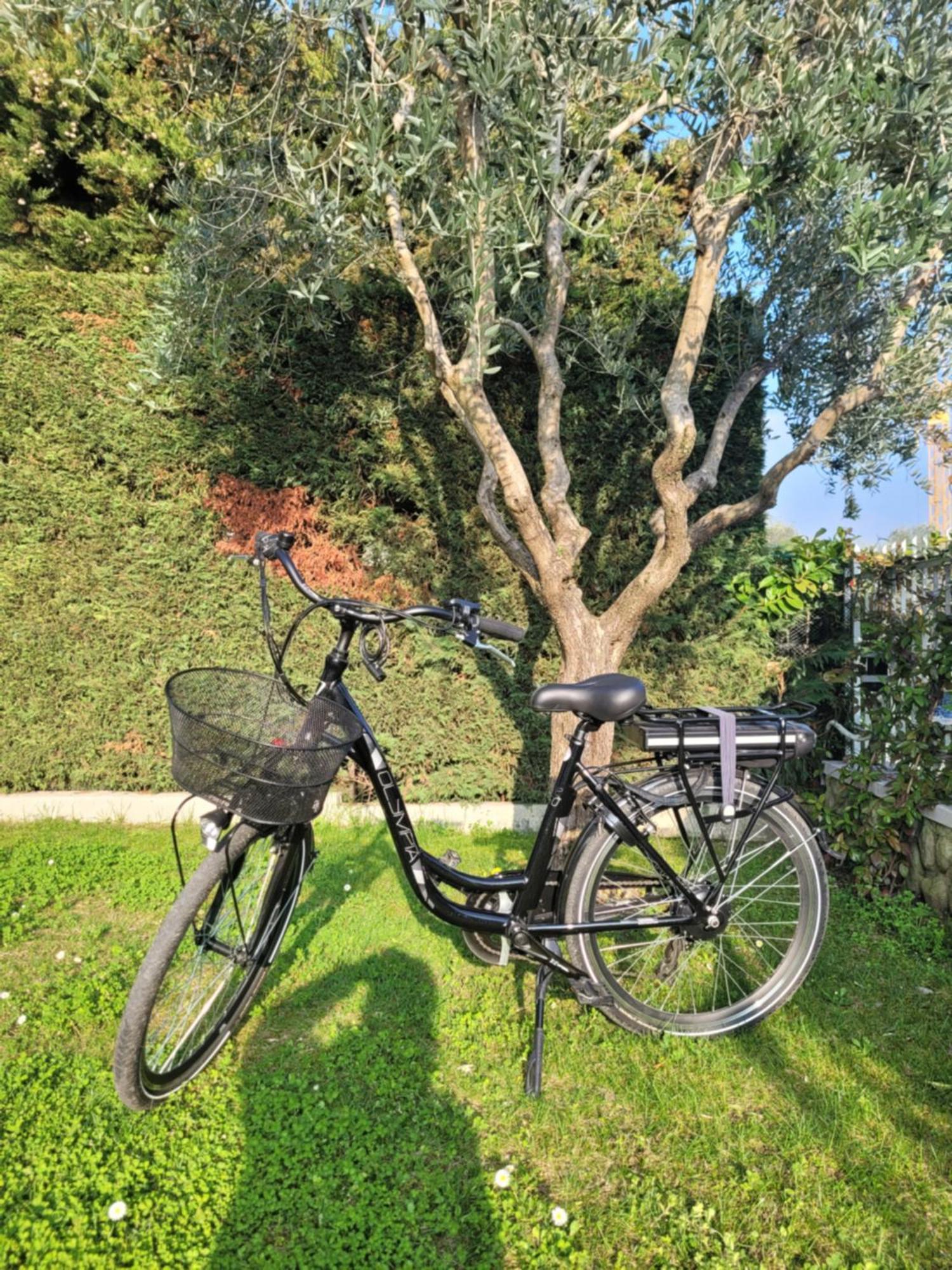 Garda View - Nuovo Appartamento Con Solarium Vista Lago ภายนอก รูปภาพ