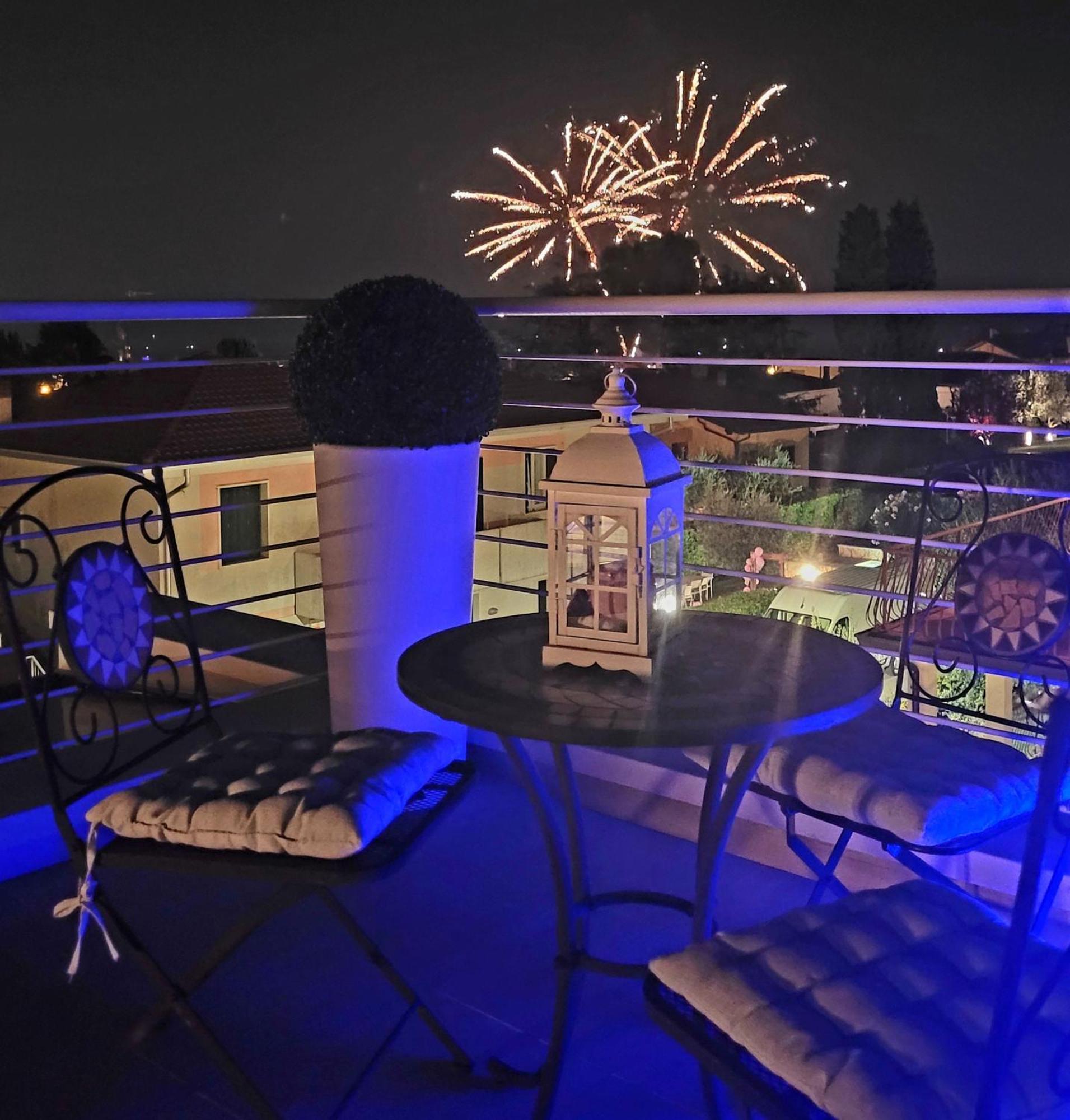 Garda View - Nuovo Appartamento Con Solarium Vista Lago ภายนอก รูปภาพ